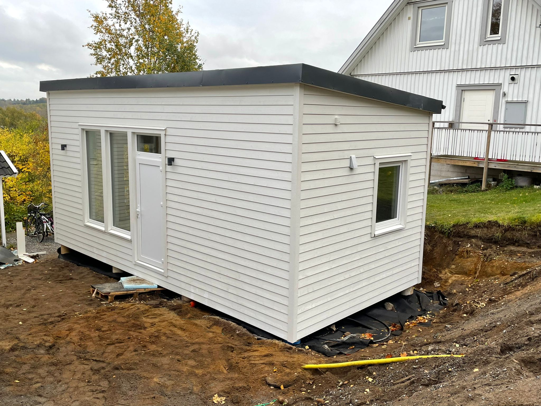 Finbostad Attefallshus på plats hos kund